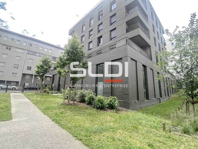 15/25 Rue Edouard Aynard, Villeurbanne à louer - Photo du bâtiment - Image 2 de 5