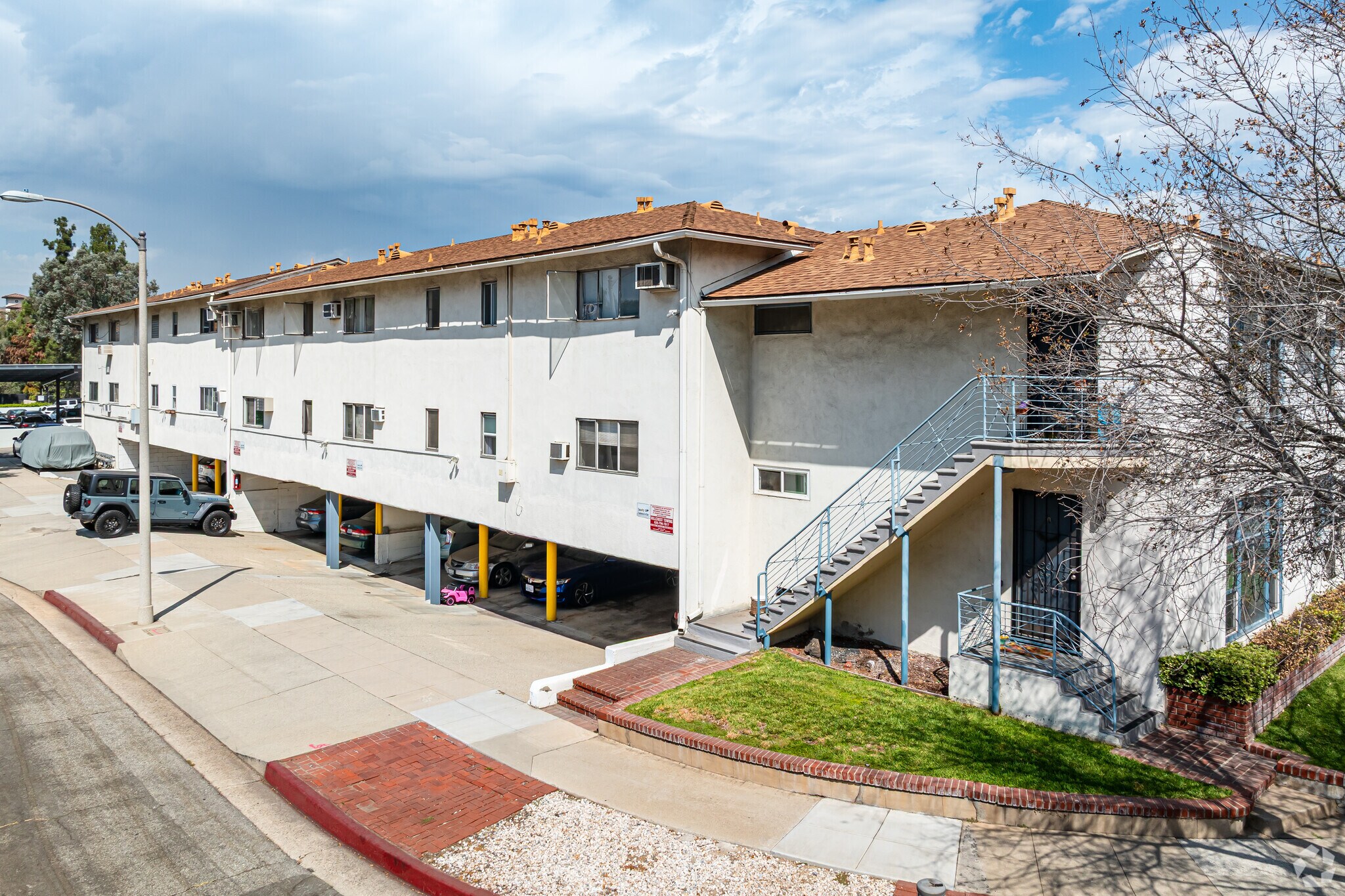 275-285 N Garfield Ave, Pasadena, CA à vendre Photo du bâtiment- Image 1 de 1