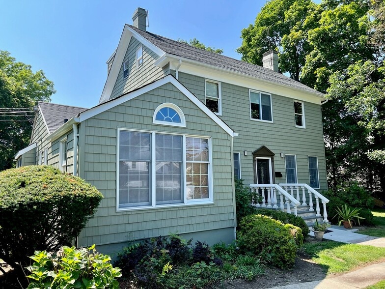 91 Green St, Huntington, NY for sale - Building Photo - Image 2 of 51