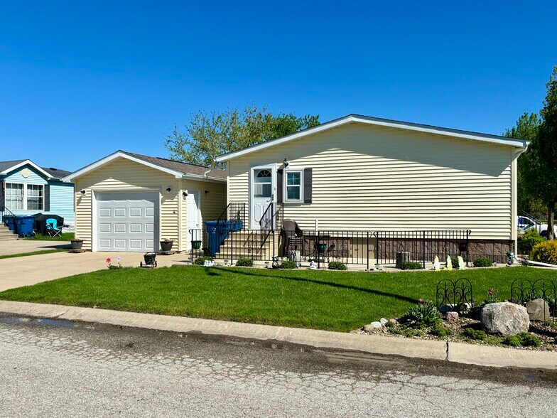 104 Enterprise Dr, Chenoa, IL à vendre - Photo du bâtiment - Image 2 de 26