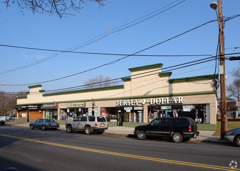 576-584 Ridge Rd, North Arlington, NJ à louer - Photo du bâtiment - Image 1 de 9