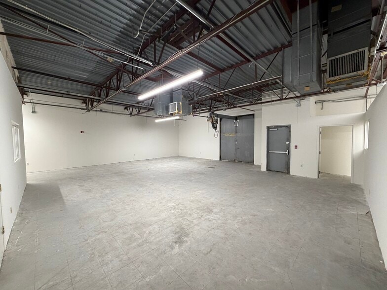 11025 Valley Blvd, El Monte, CA for lease - Building Photo - Image 3 of 12