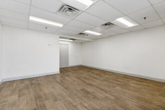 7950-7966 NW 14th St, Miami, FL à louer Photo intérieure- Image 2 de 10