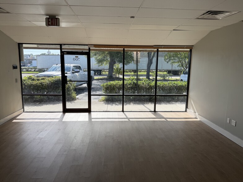 2444-2512 NE 1st Blvd, Gainesville, FL for lease - Building Photo - Image 3 of 19