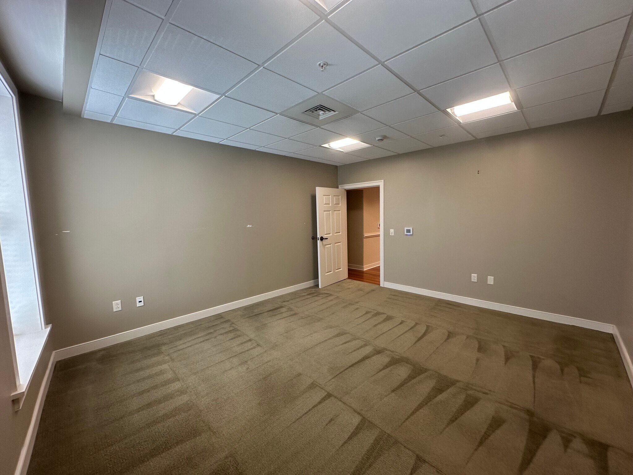 10 N Church St, West Chester, PA for lease Interior Photo- Image 1 of 2