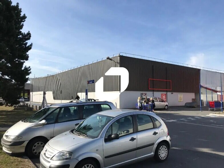 Commerce de détail dans LOMME à louer - Photo du bâtiment - Image 3 de 4