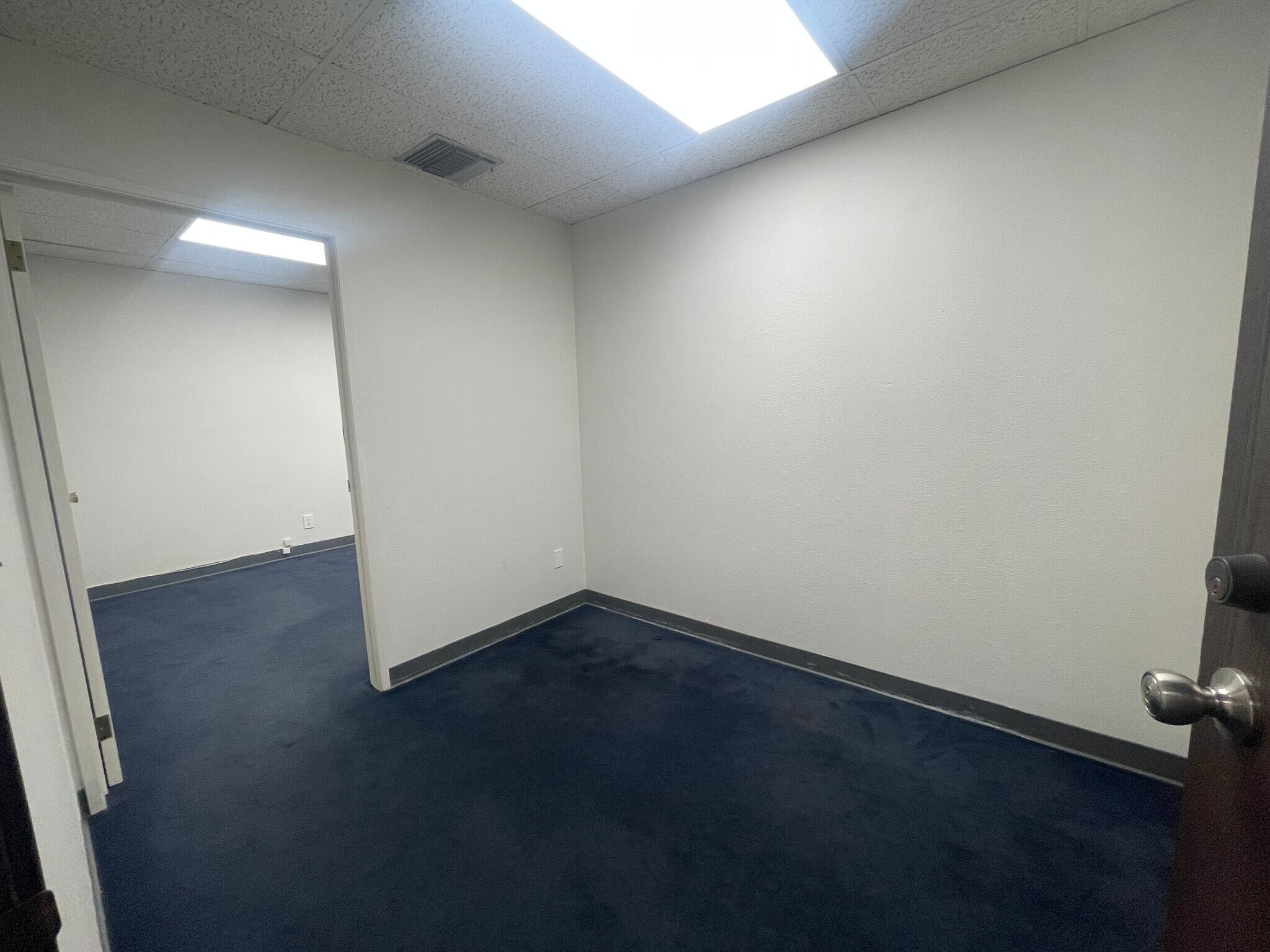 18039 Crenshaw Blvd, Torrance, CA for lease Interior Photo- Image 1 of 4