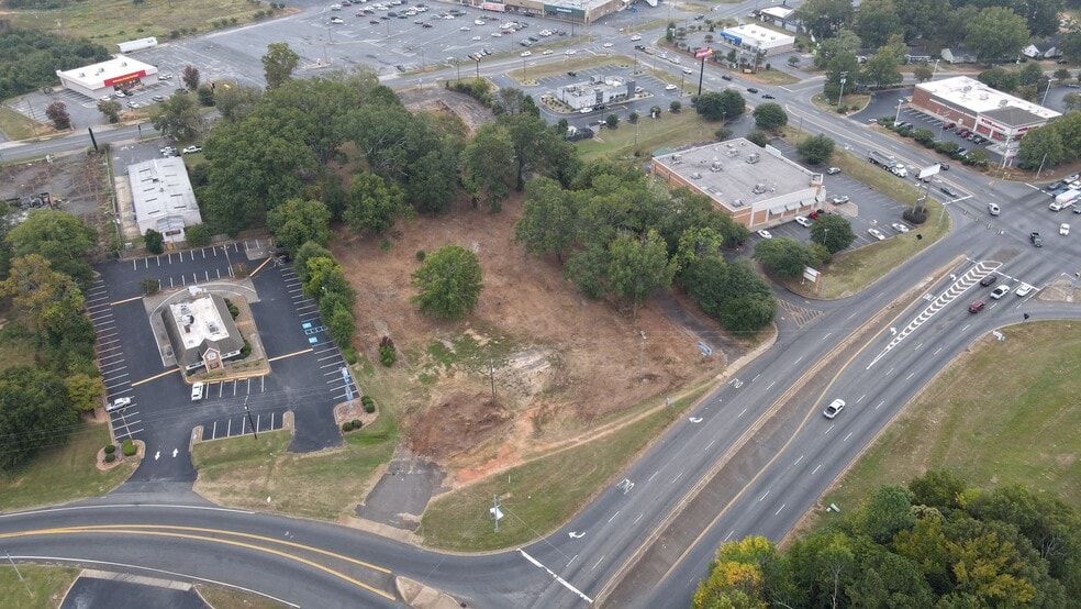 2898 S Main St, Anderson, SC for sale - Building Photo - Image 1 of 9