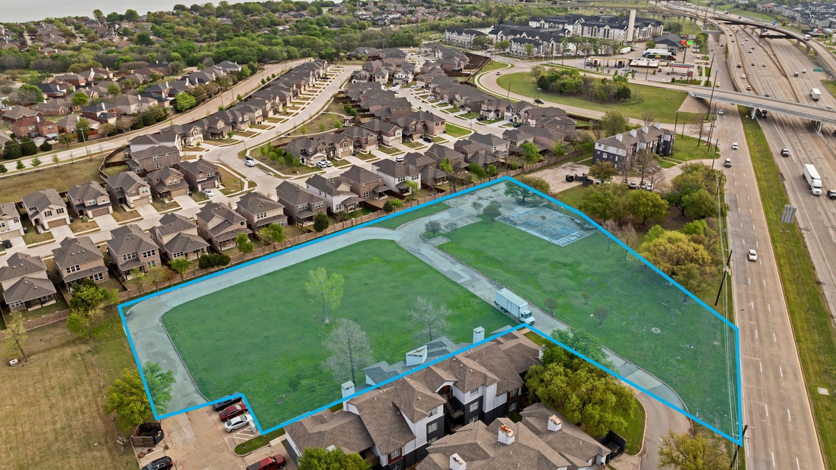 709 E I-30, Garland, TX à vendre Photo du bâtiment- Image 1 de 5