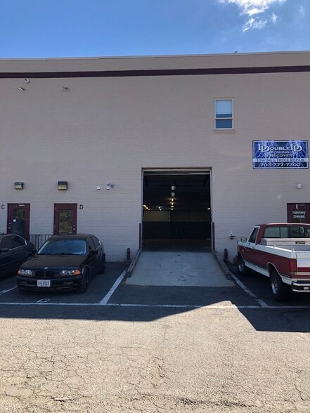 44827 Old Ox Rd, Sterling, VA for lease - Building Photo - Image 2 of 17