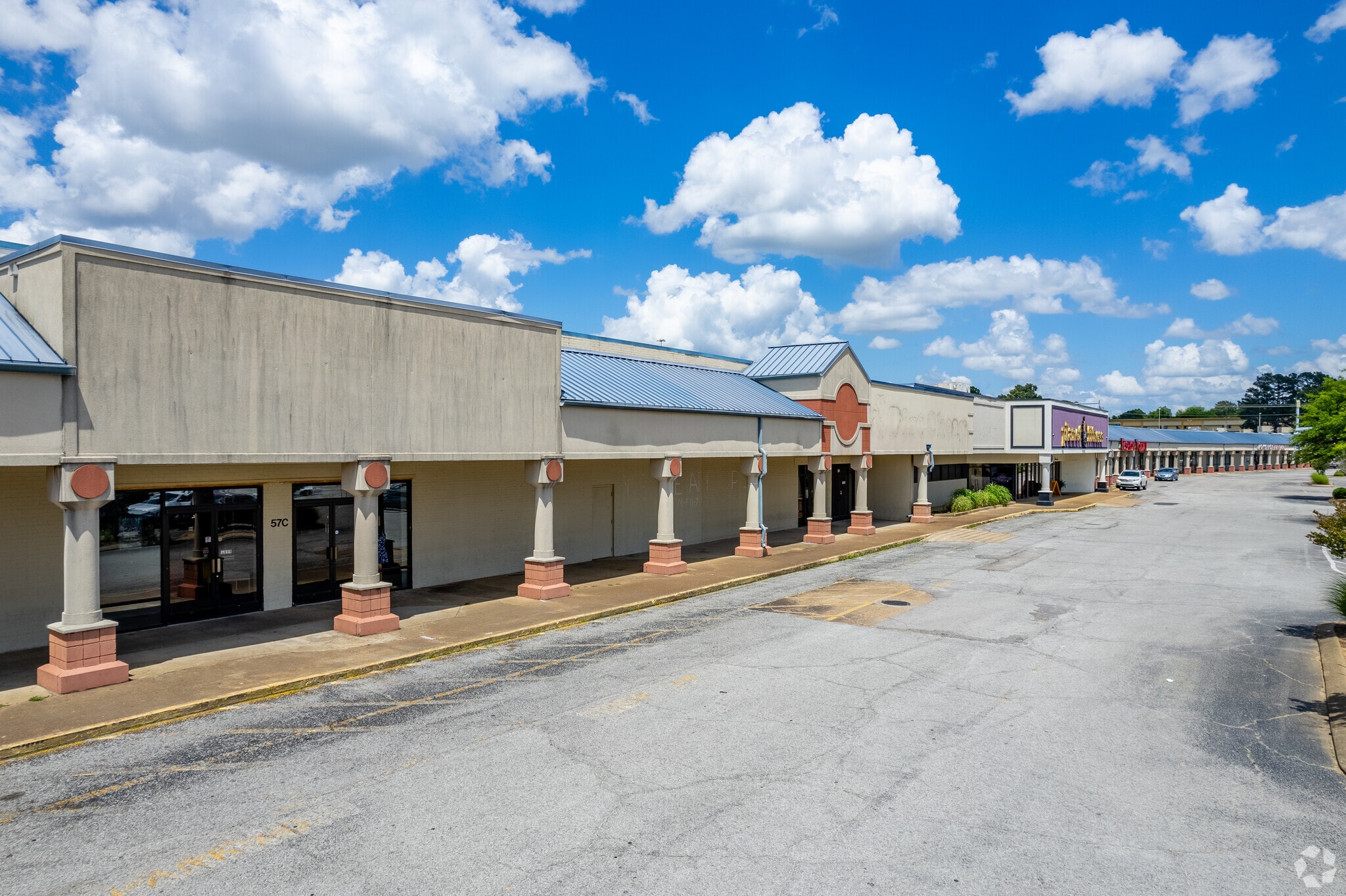 Carriage House Dr, Jackson, TN for lease Building Photo- Image 1 of 6
