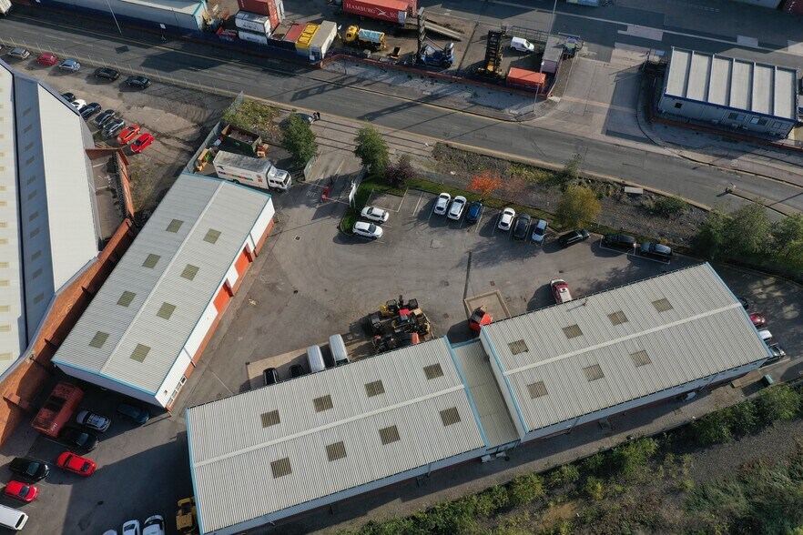 John Gilbert Way, Manchester à louer - Photo du bâtiment - Image 2 de 2