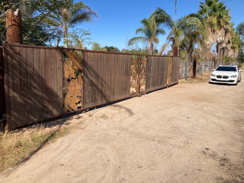 18737 Highland Valley Rd, Ramona, CA à louer - Photo du bâtiment - Image 2 de 7