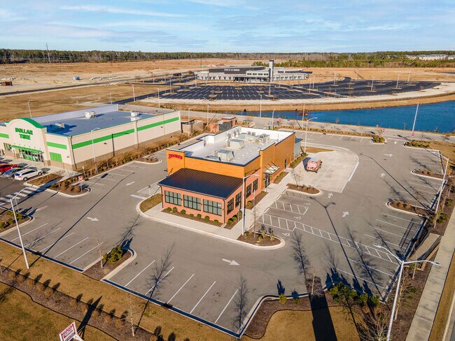 Plus de détails pour 2470 Gum Branch Rd, Jacksonville, NC - Commerce de détail à vendre