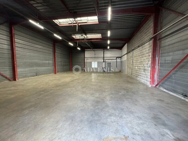 Flex dans Tremblay-en-France à louer - Photo du bâtiment - Image 2 de 8