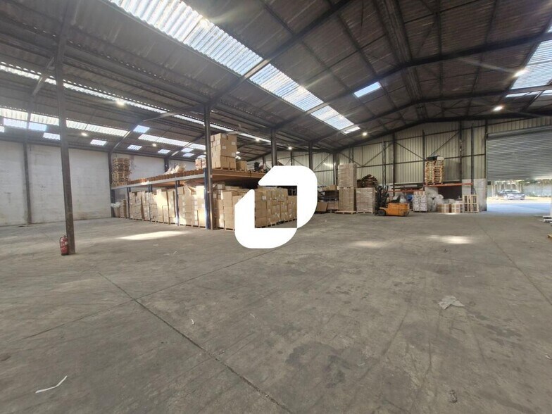 Industrial in Ozoir-la-Ferrière for lease - Building Photo - Image 3 of 7