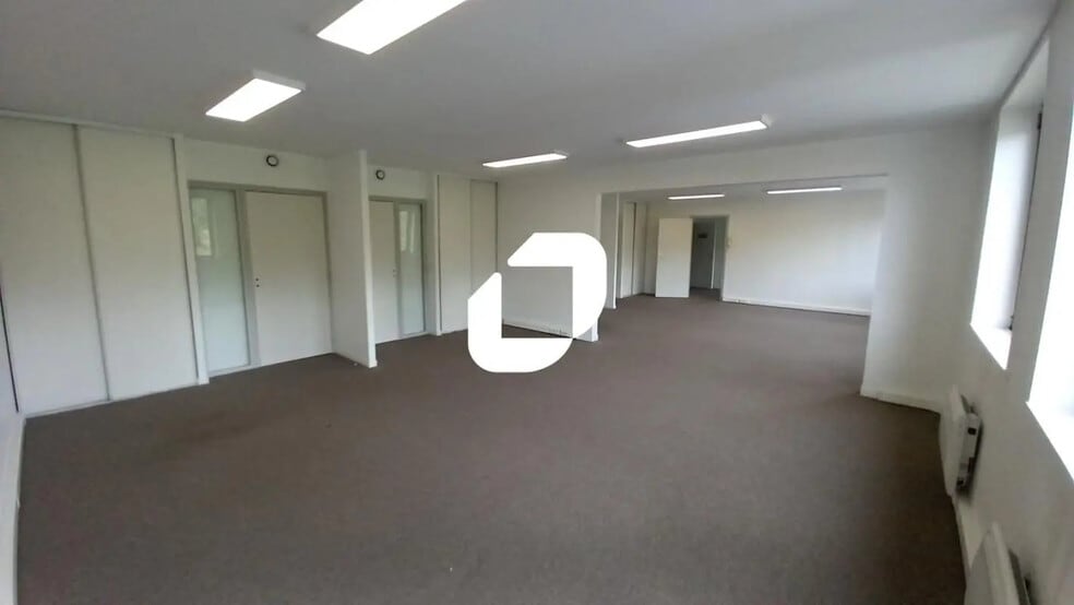 Office in VILLENEUVE-D'ASCQ for lease - Building Photo - Image 3 of 11