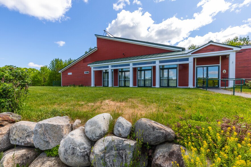 11 Inn Rd, Hallowell, ME à vendre - Photo du bâtiment - Image 2 de 32