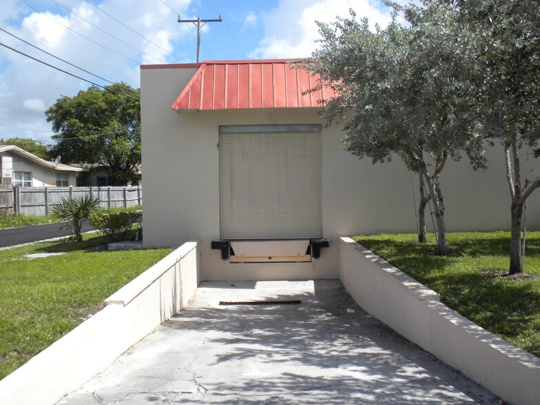 4101 N Federal Hwy, Pompano Beach, FL à louer - Photo du bâtiment - Image 3 de 7