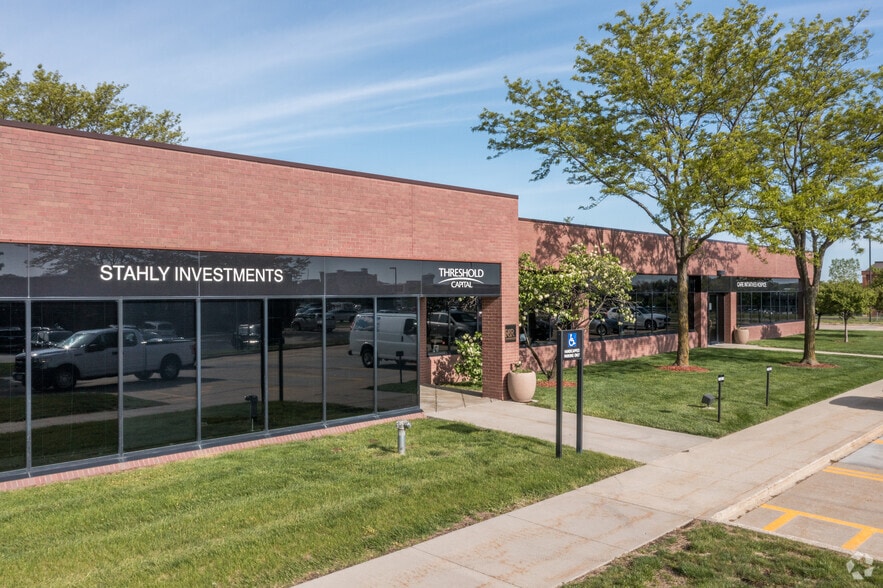 7065 Vista Dr, West Des Moines, IA à louer - Photo du bâtiment - Image 1 de 8