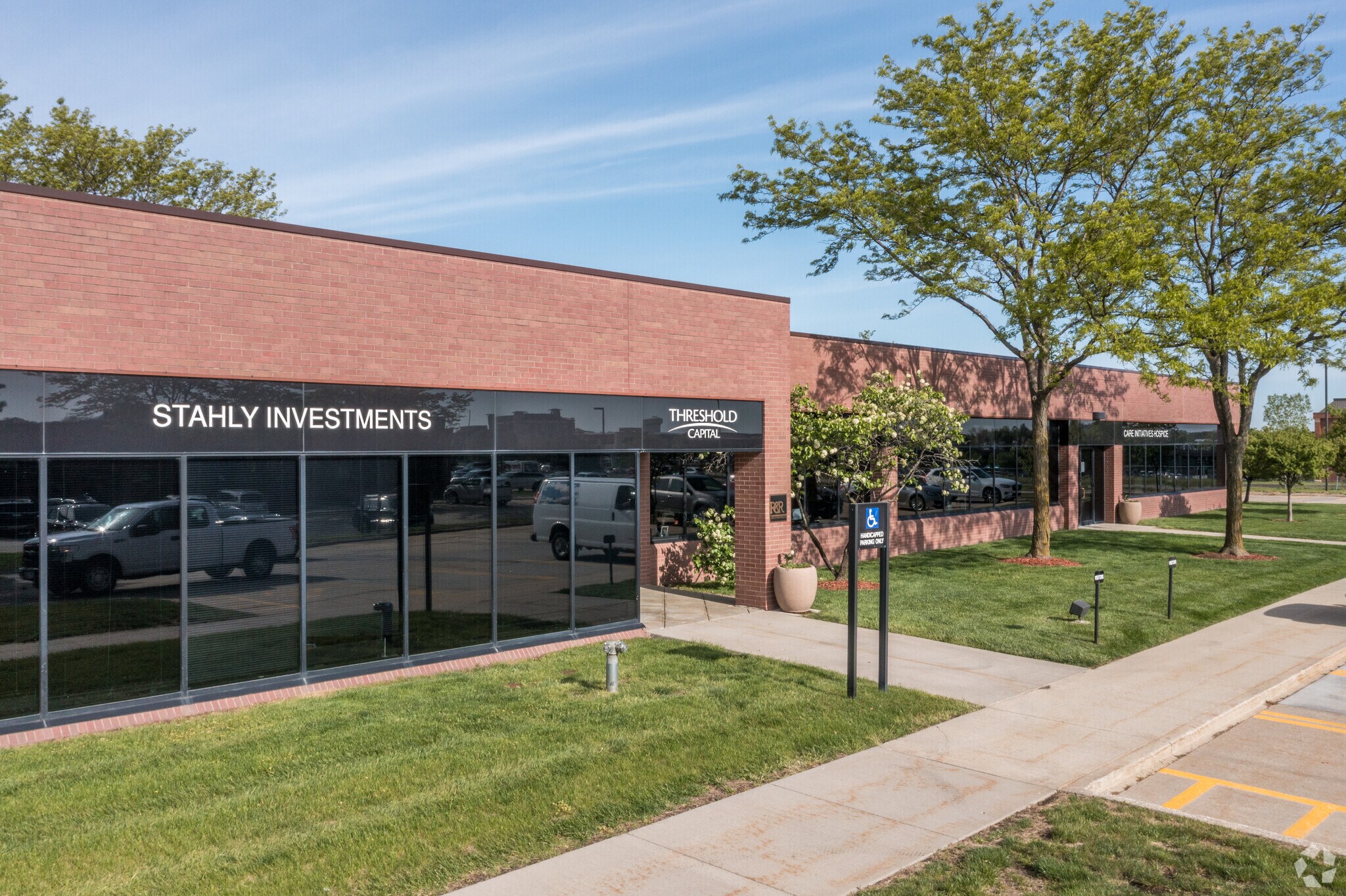 7065 Vista Dr, West Des Moines, IA à louer Photo du bâtiment- Image 1 de 9