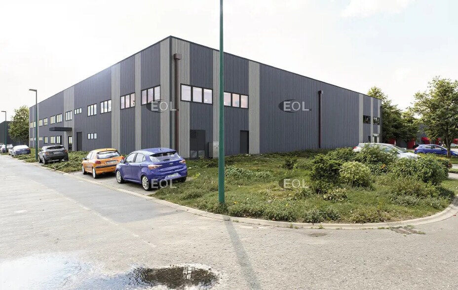 Industriel dans SAINT-OUEN-L'AUMONE à louer - Photo du bâtiment - Image 1 de 12