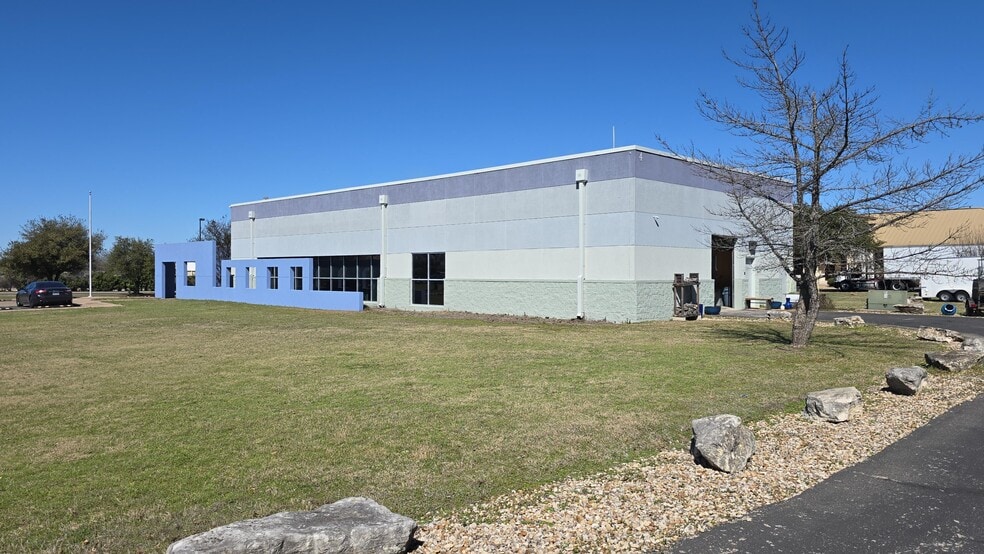 4 Sierra Way St, Georgetown, TX for lease - Building Photo - Image 2 of 20