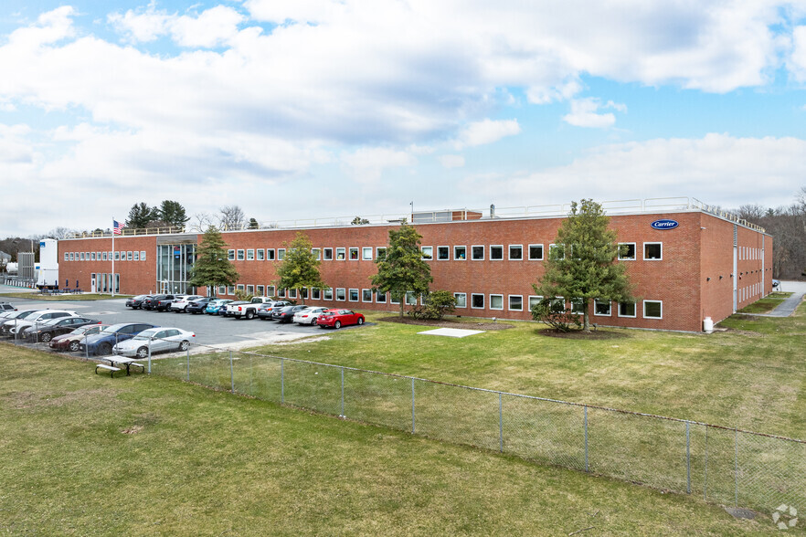 400 Main St, Ashland, MA à vendre - Photo principale - Image 1 de 1