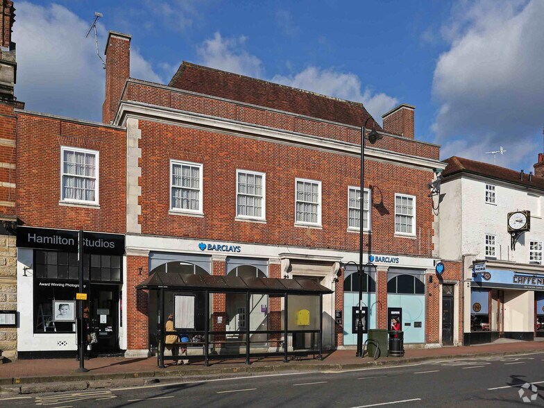 17-21 High St, East Grinstead à louer - Photo du bâtiment - Image 2 de 2