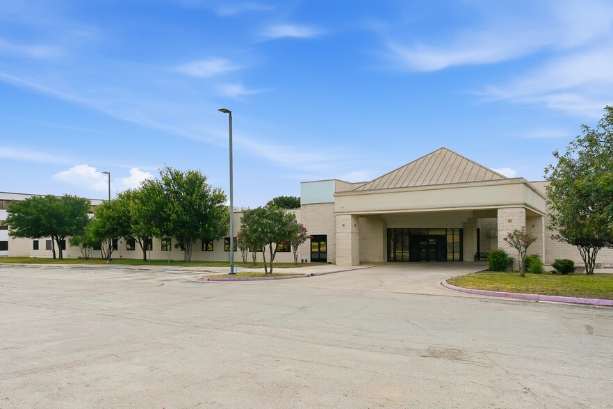 7400 Barlite Blvd, San Antonio, TX for lease - Building Photo - Image 2 of 21