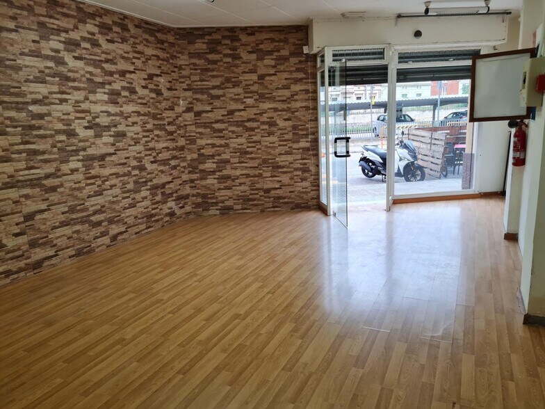 Immeuble residentiel dans Montcada i Reixac, Barcelona à vendre - Photo intérieure - Image 2 de 3