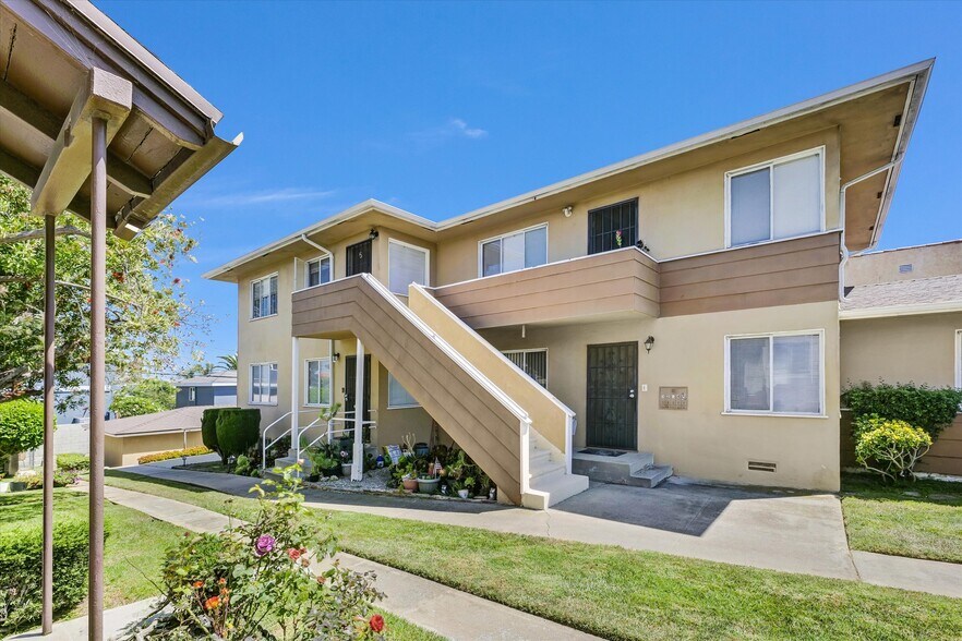 6006 Overhill Dr, Los Angeles, CA à vendre - Photo du bâtiment - Image 3 de 6