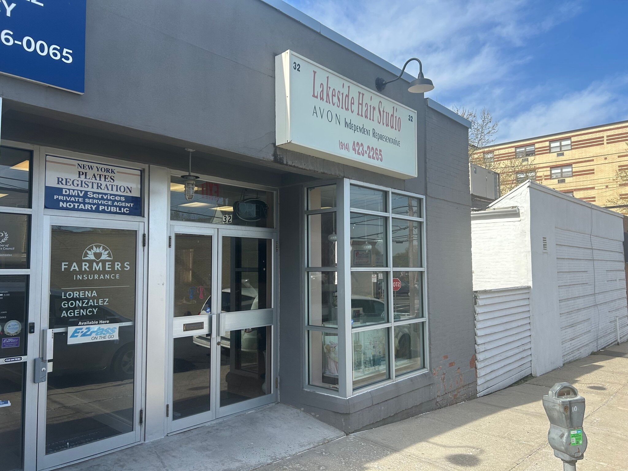 32 Douglas Ave, Yonkers, NY for lease Interior Photo- Image 1 of 6