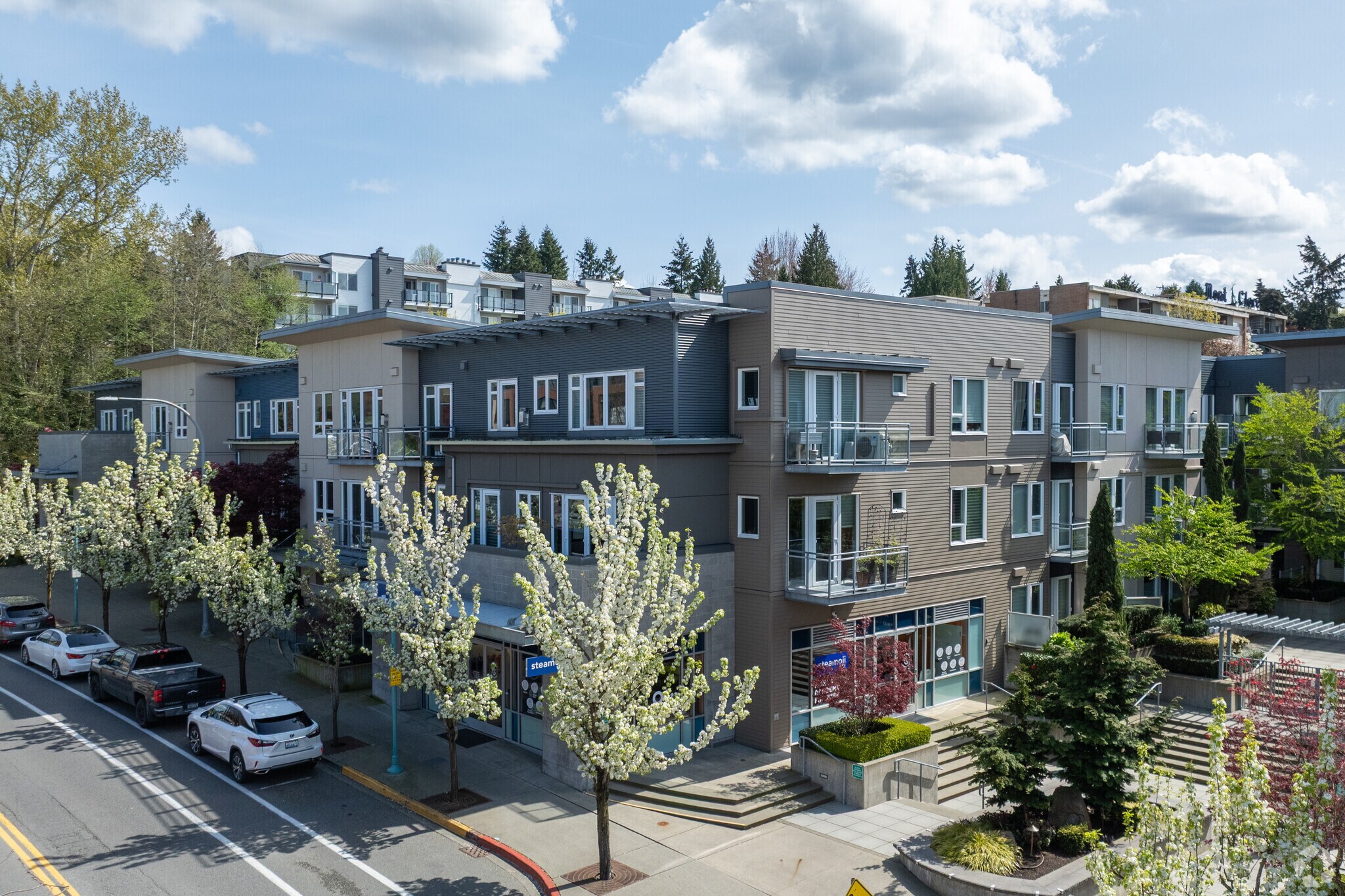 345-395 Kirkland Ave, Kirkland, WA à louer Photo du bâtiment- Image 1 de 9