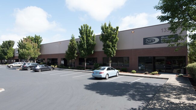 Plus de détails pour 13339 NE Airport Way, Portland, OR - Industriel à louer
