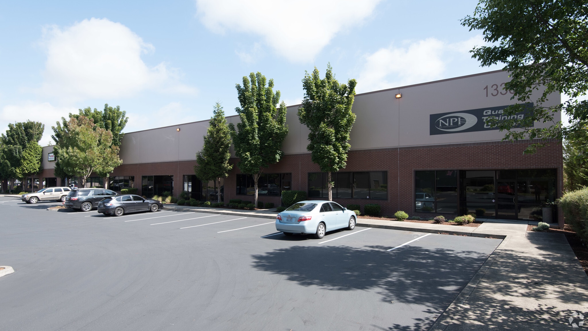 13339 NE Airport Way, Portland, OR for lease Primary Photo- Image 1 of 15