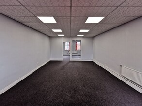 Taylors Ct, Rotherham for lease Interior Photo- Image 2 of 2