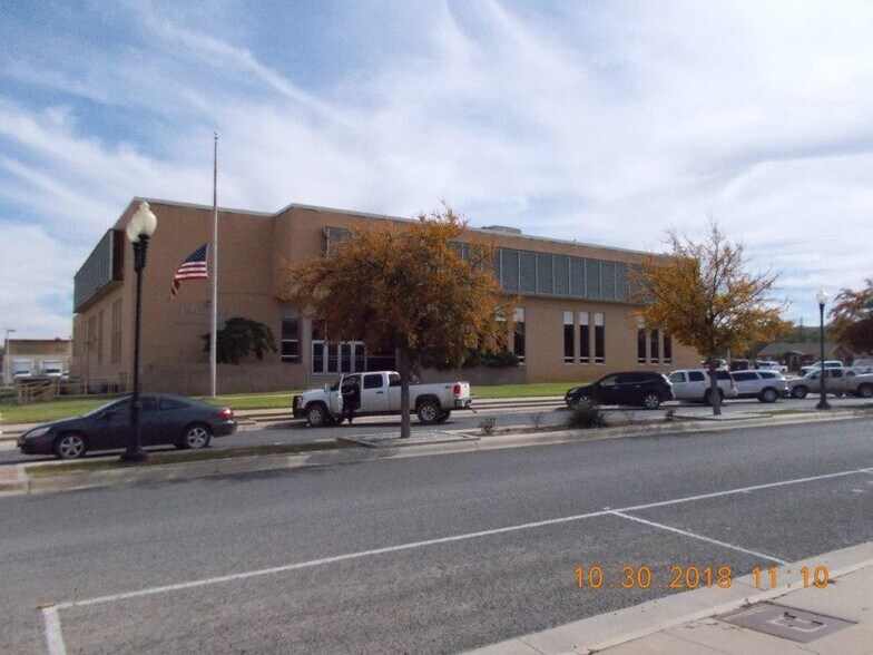 501 S Main St, Big Spring, TX à louer - Photo du bâtiment - Image 1 de 3