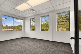 8015 SE 28th St, Mercer Island, WA for lease Interior Photo- Image 2 of 4