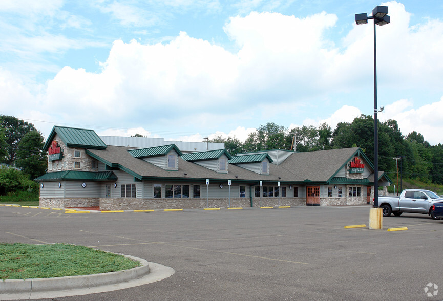 400 Chippewa Towne Centre, Beaver Falls, PA for sale - Building Photo - Image 1 of 1