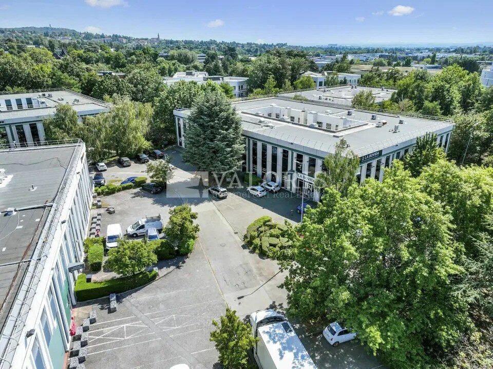 Flex in Limonest for lease Building Photo- Image 1 of 44