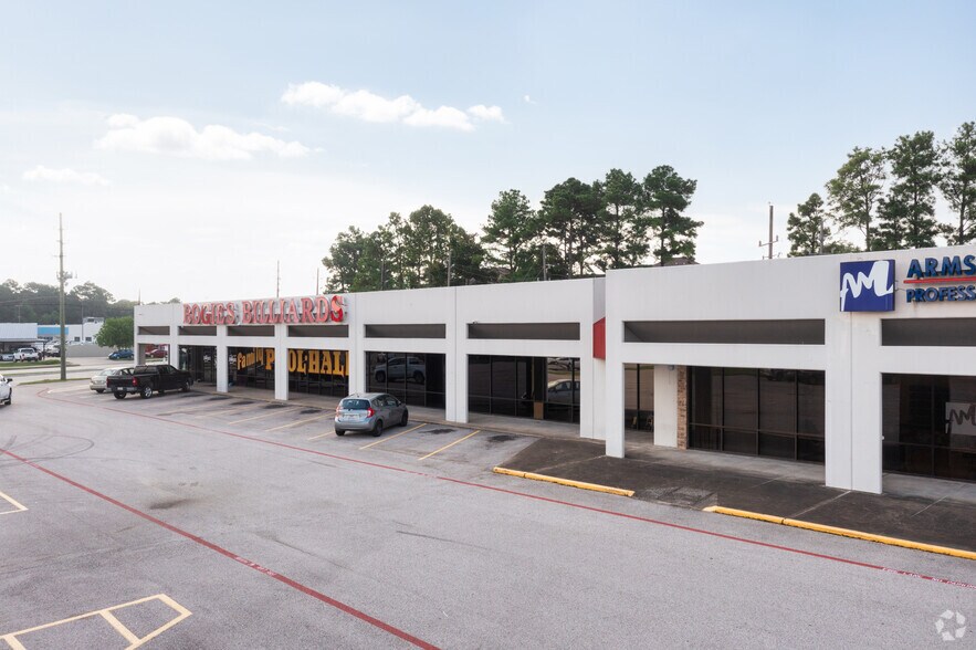3040 Fm 1960 Rd E, Houston, TX à louer - Photo du bâtiment - Image 1 de 6