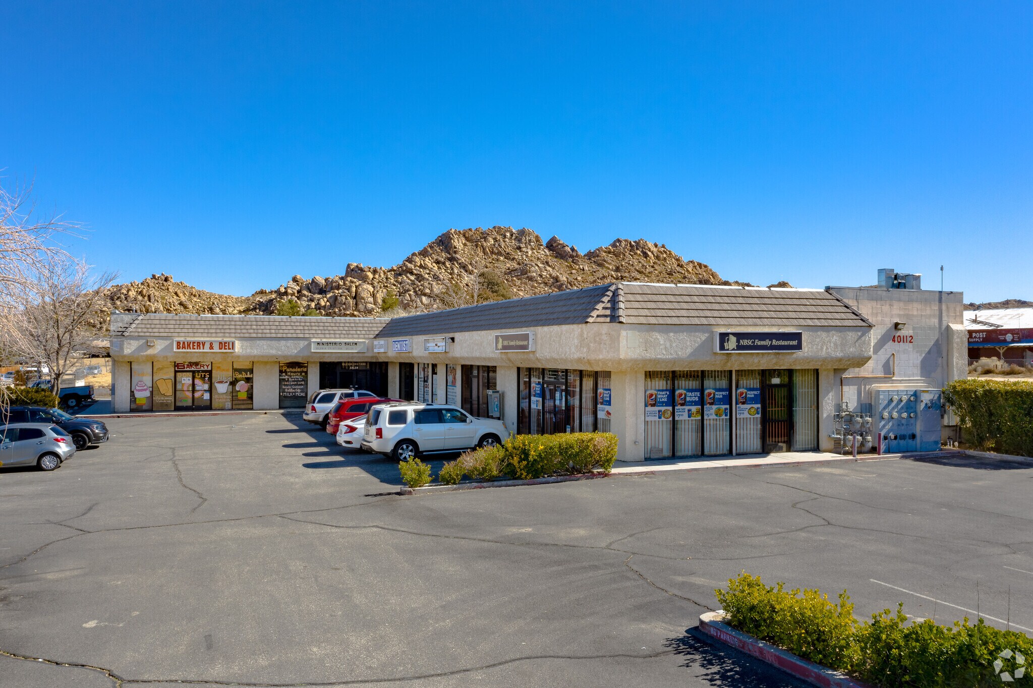 40112-40134 170th St E, Palmdale, CA à louer Photo du bâtiment- Image 1 de 11