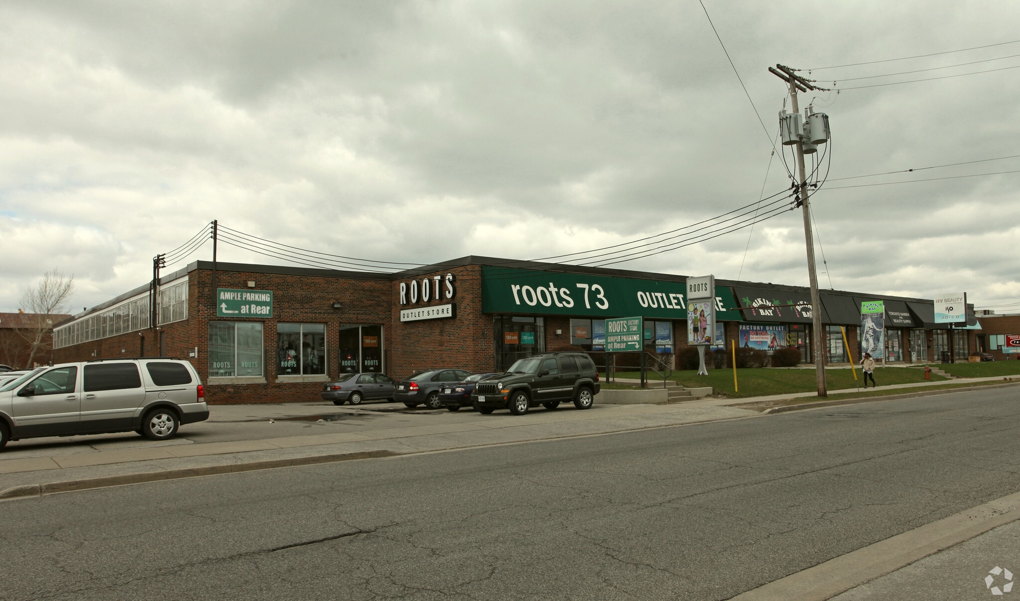112-118 Orfus Rd, Toronto, ON à louer Photo principale- Image 1 de 3