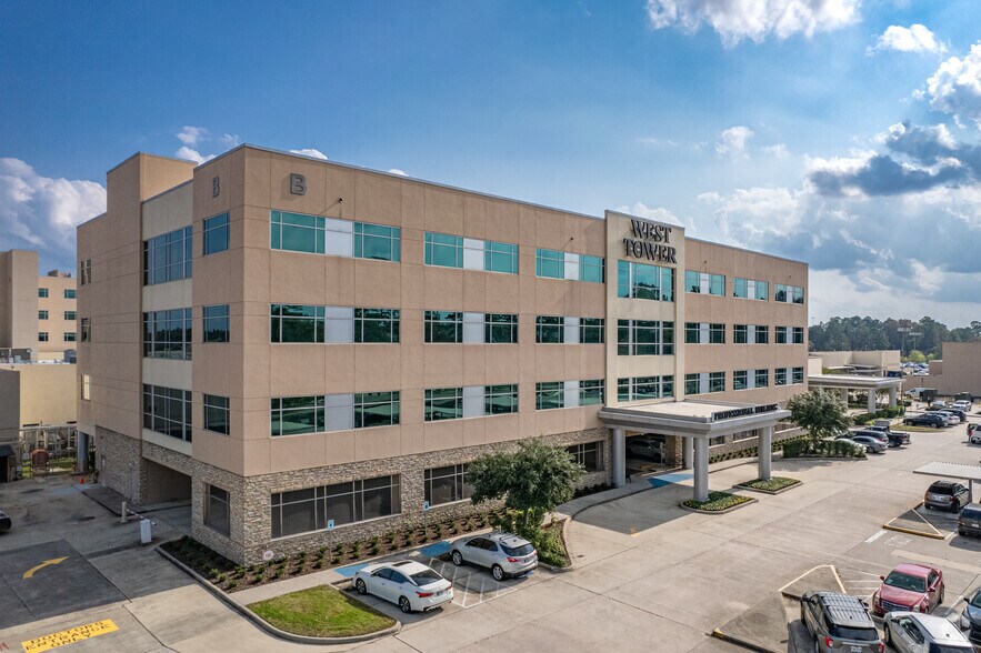 22999 Highway 59 N, Kingwood, TX à louer - Photo du bâtiment - Image 3 de 5