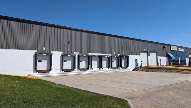 Plus de détails pour 15303-15311 128 Av NW, Edmonton, AB - Industriel à louer