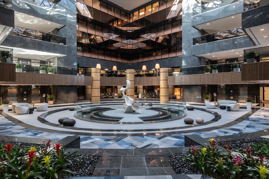 11811 N Tatum Blvd, Phoenix, AZ à louer - Photo du bâtiment - Image 2 de 12