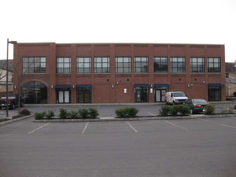 54-60 E Bridge St, Morrisville, PA à louer - Autre - Image 2 de 10