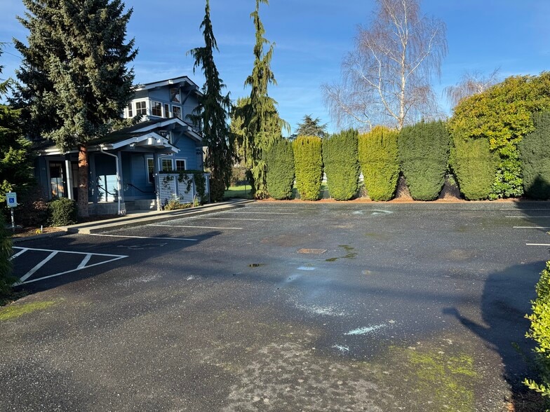 301 W Blackburn Rd, Mount Vernon, WA for lease - Building Photo - Image 3 of 27