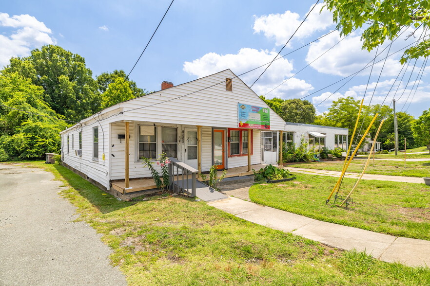 1934 E Market St, Greensboro, NC for sale - Building Photo - Image 3 of 10